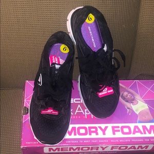 NWT Sketchers Flex Apparel w/ memory foam sneakers